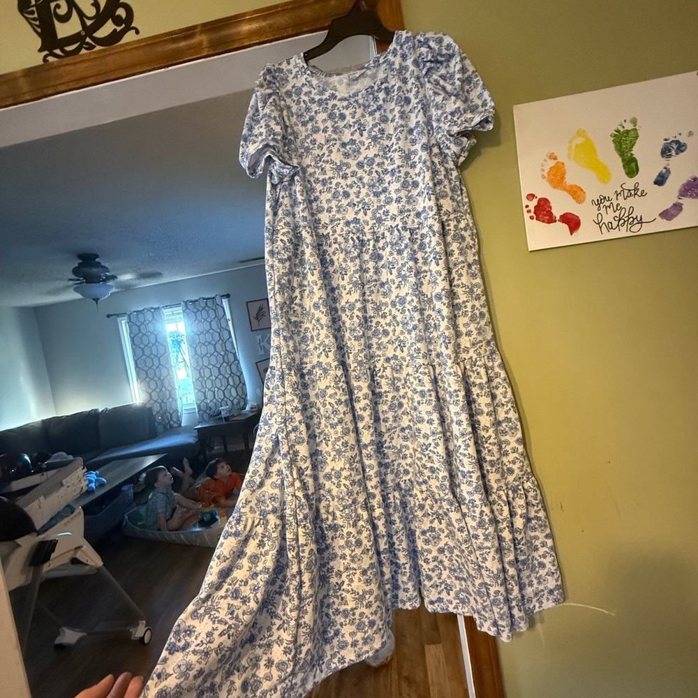 Crown & Ivy White and Blue Floral Maxi Dress